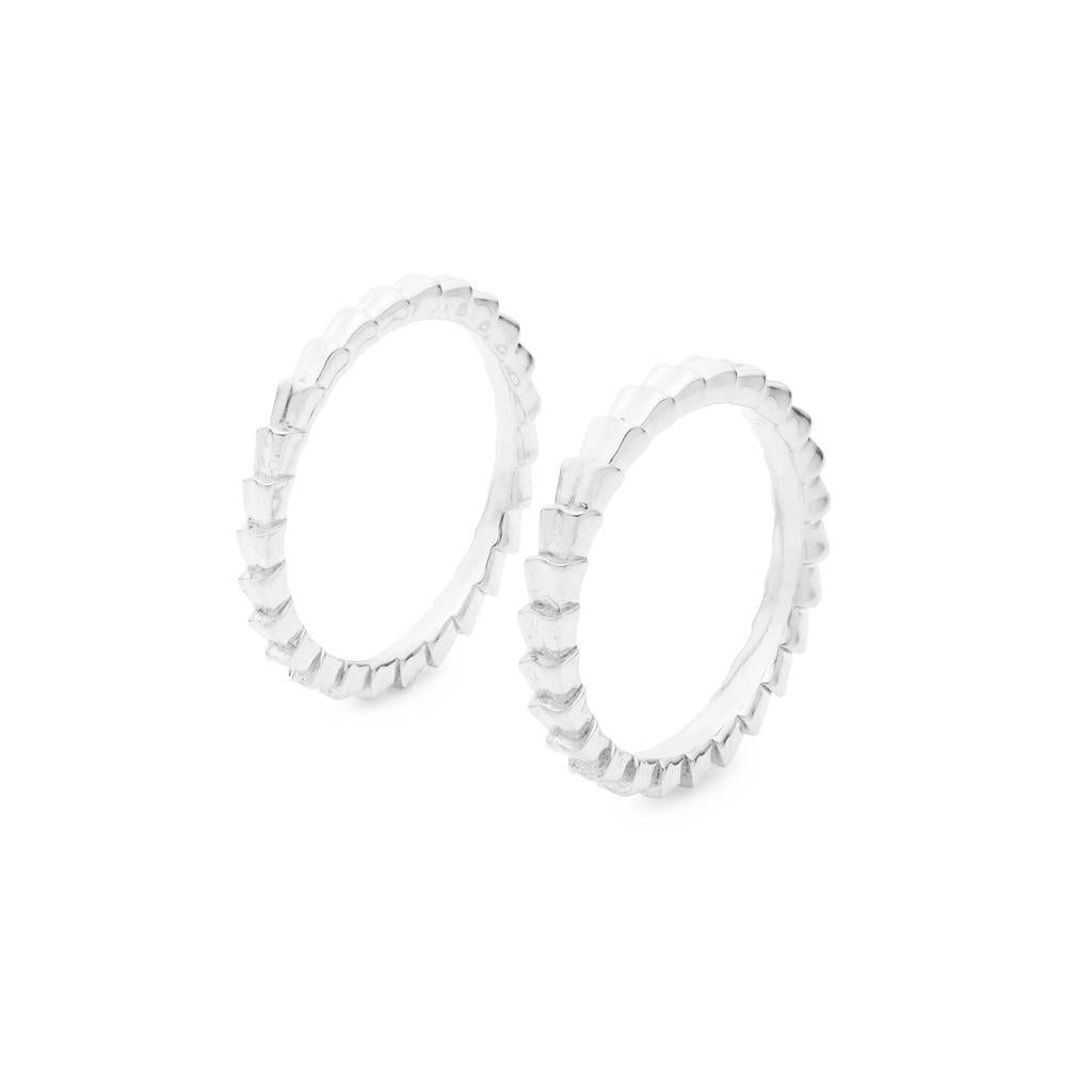 Dalasini Isiro Sterling Silver Vertebrae 2 and 3 MM Ring Comparison